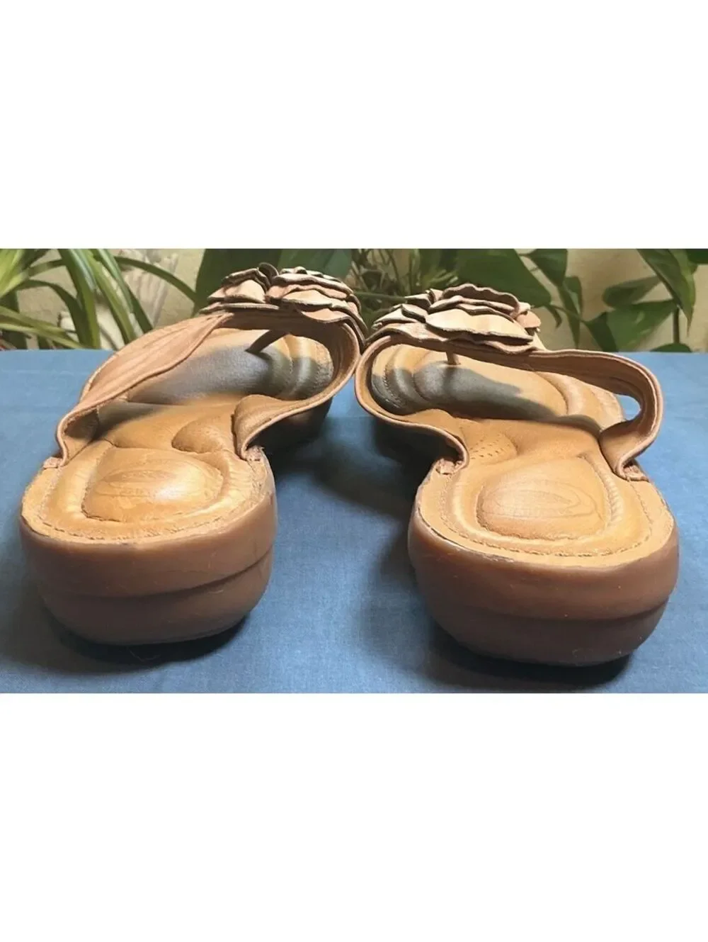 Nurture leather floral sandal flip flops Women's Size 9